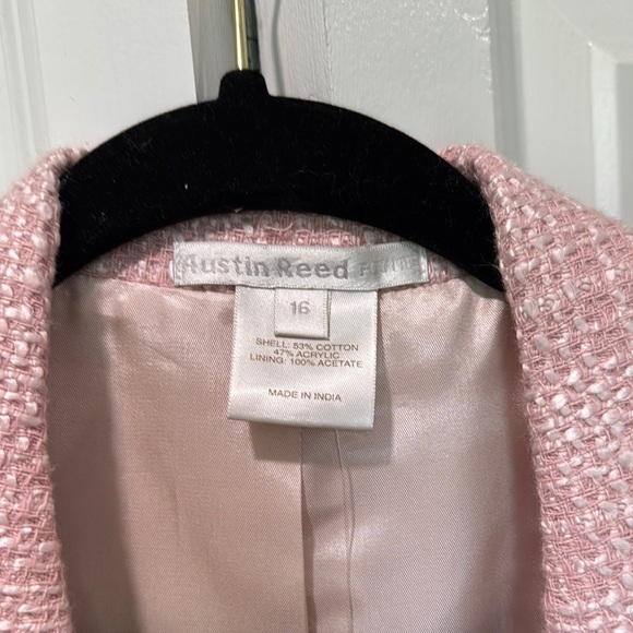 Austin Reed Blush Tweed Blazer - Picture 5 of 6